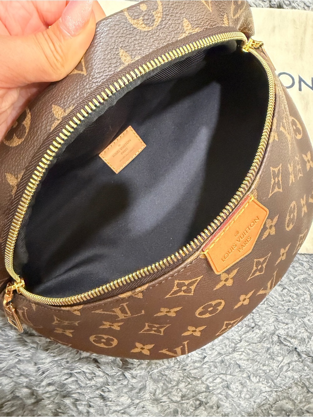 Louis Vuitton Bumbag Monogram OG - Picture 11 of 17